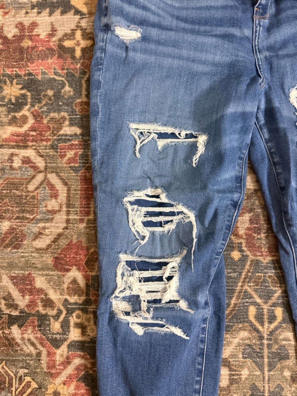American Eagle Medium Wash High-Rise Jeans - Picture 3 of 10